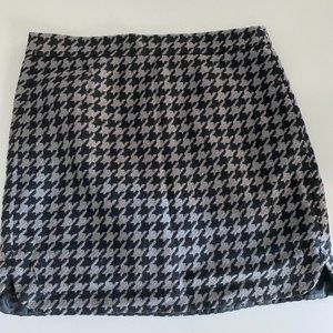 J. Crew Grey and Black Houndstooth Skirt Size 2